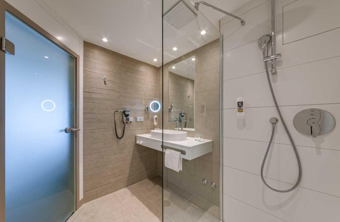 Mercure Hotel Am Entenfang Hannover Bagian luar foto